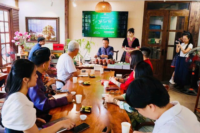 Buổi giao lưu tại phòng trà SUGITEA